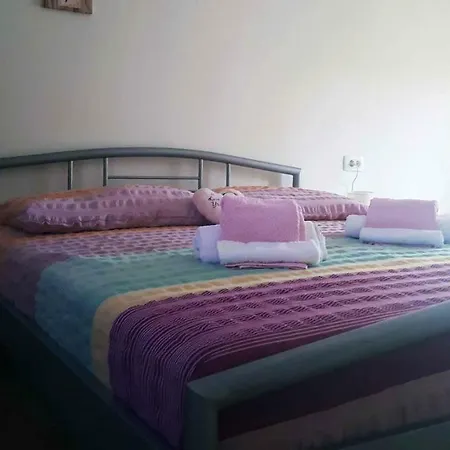 Heart Of The Old Town Apartment